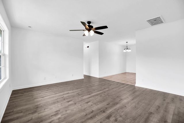 307 Shadow Dr, Shelbyville, TN 37160