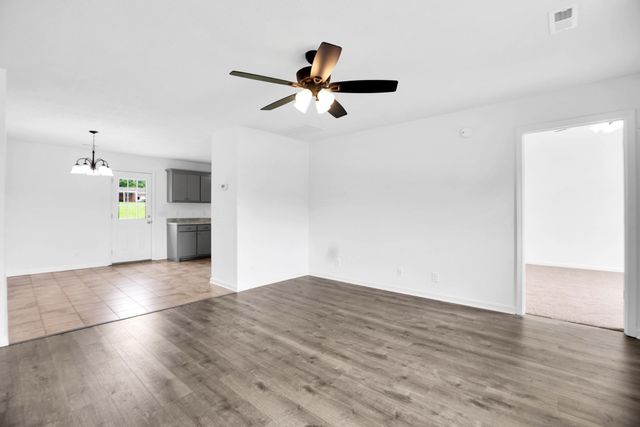 307 Shadow Dr, Shelbyville, TN 37160