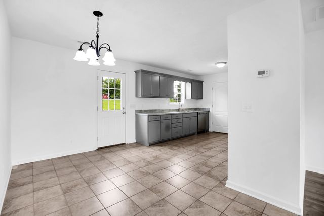 307 Shadow Dr, Shelbyville, TN 37160