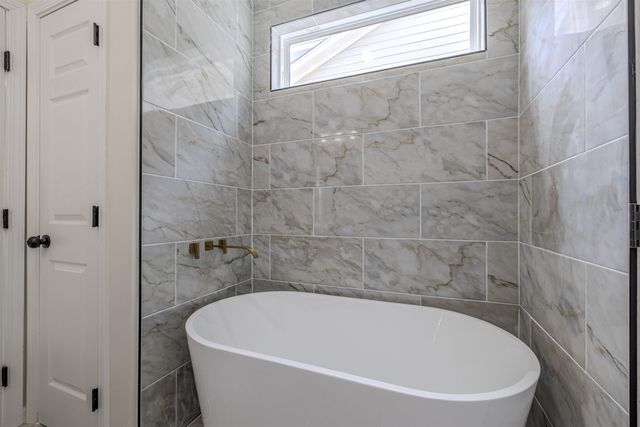 1061 SHAW PL, Memphis, TN 38126