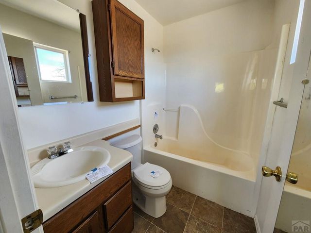 659 S Camrose Dr, Pueblo, CO 81007