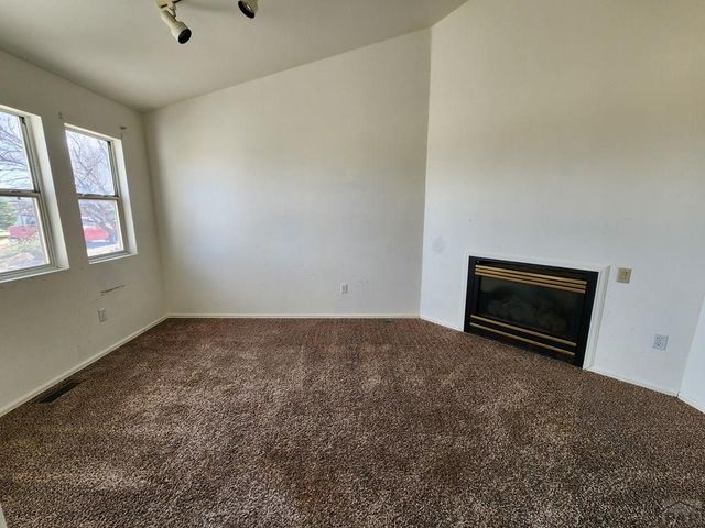 659 S Camrose Dr, Pueblo, CO 81007