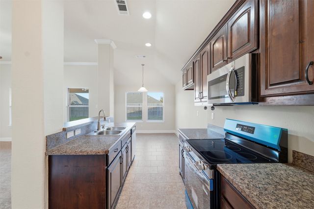 207 Commonwealth Circle, Waxahachie, TX 75165