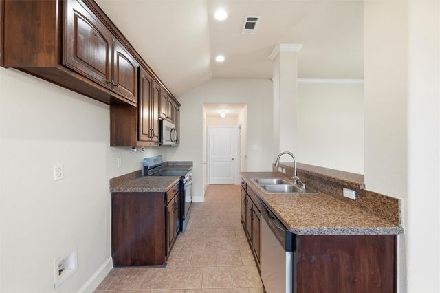 207 Commonwealth Circle, Waxahachie, TX 75165