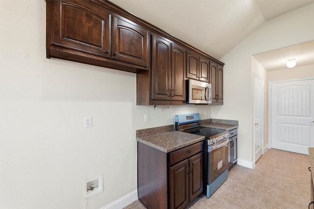 207 Commonwealth Circle, Waxahachie, TX 75165