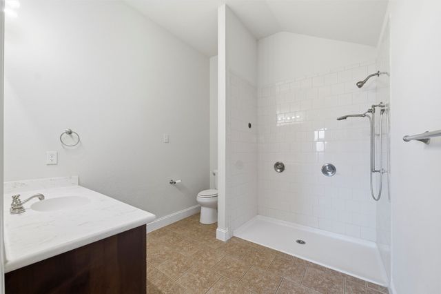 207 Commonwealth Circle, Waxahachie, TX 75165