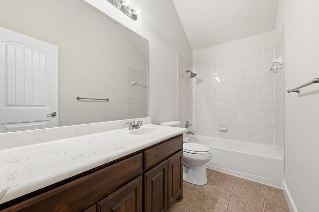 207 Commonwealth Circle, Waxahachie, TX 75165