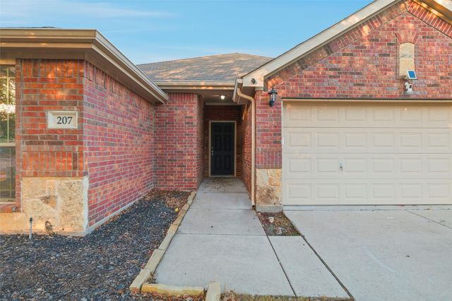 207 Commonwealth Circle, Waxahachie, TX 75165