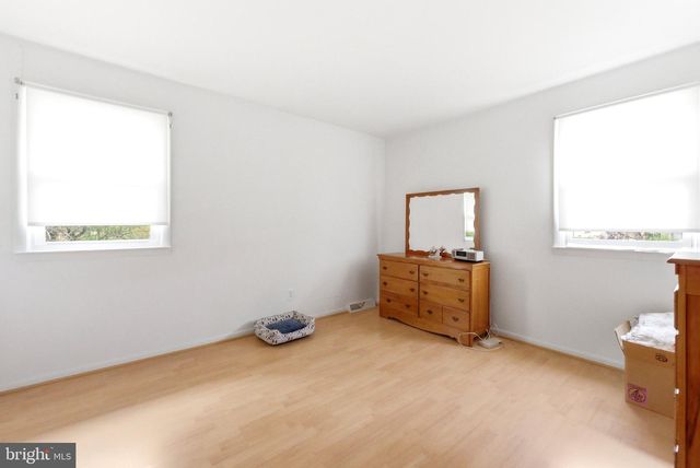 327 SYKESVILLE RD, Williamstown, NJ 08094