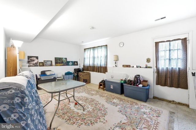 327 SYKESVILLE RD, Williamstown, NJ 08094