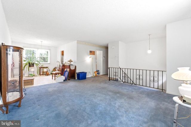 327 SYKESVILLE RD, Williamstown, NJ 08094