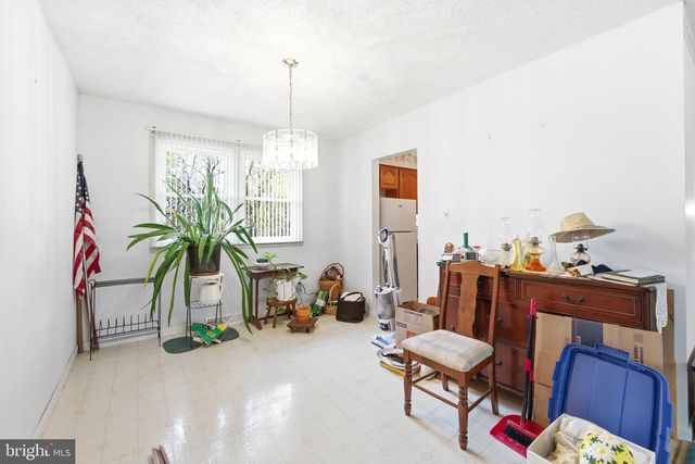 327 SYKESVILLE RD, Williamstown, NJ 08094