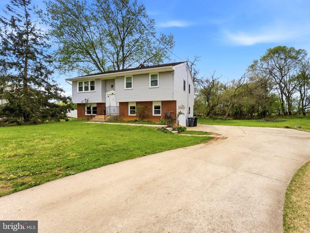 327 SYKESVILLE RD, Williamstown, NJ 08094