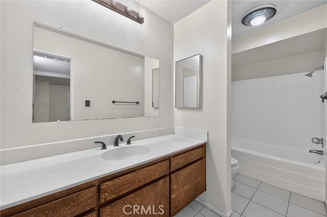 576 N Bellflower 101, Long Beach, CA 90814