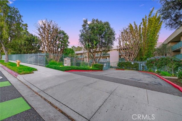 576 N Bellflower 101, Long Beach, CA 90814