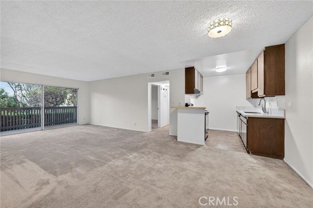 576 N Bellflower 101, Long Beach, CA 90814