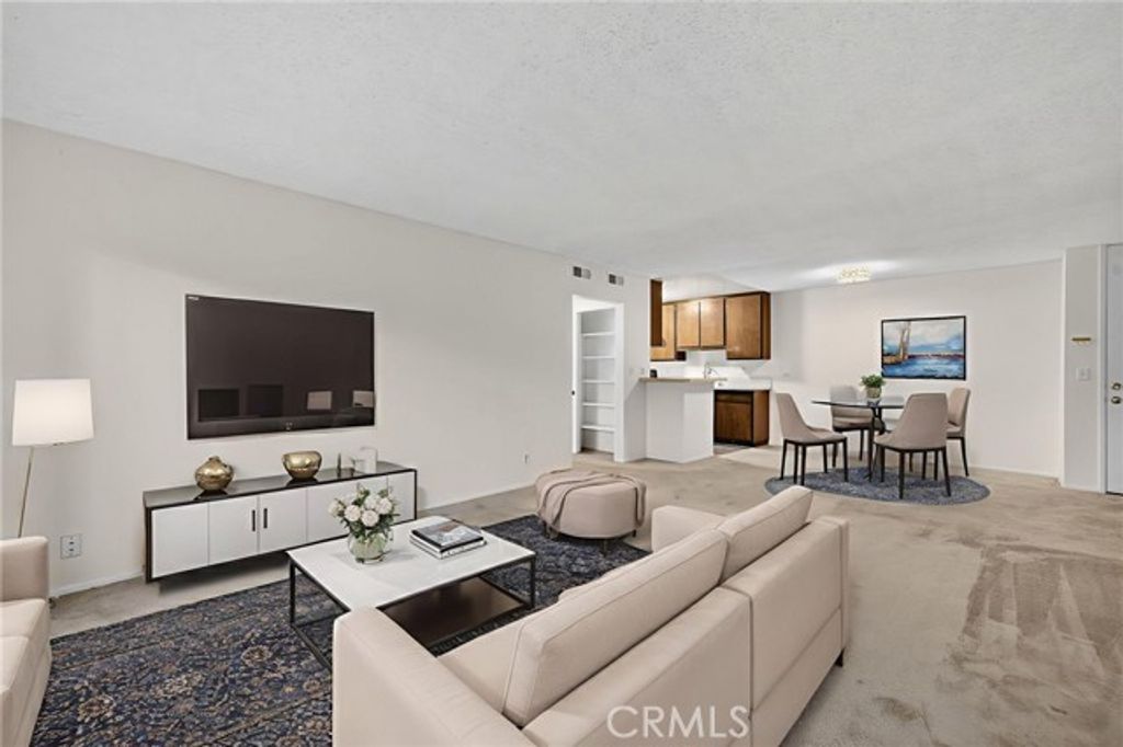 576 N Bellflower 101, Long Beach, CA 90814