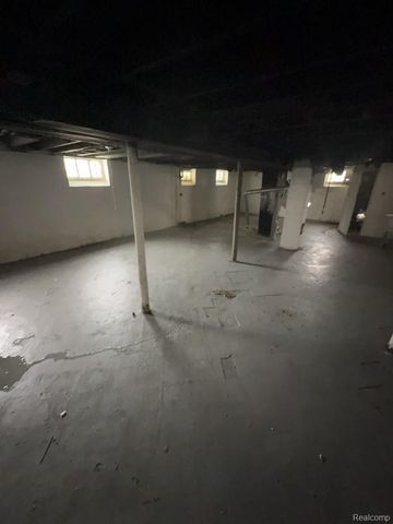 9164 Mendota Street, Detroit, MI 48204
