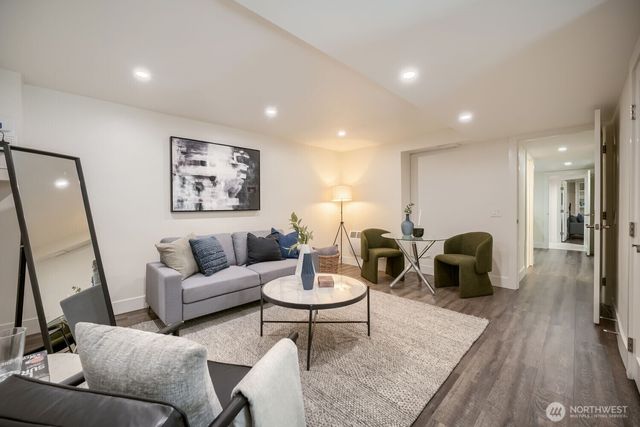 2130 140th Place SE, Bellevue, WA 98007