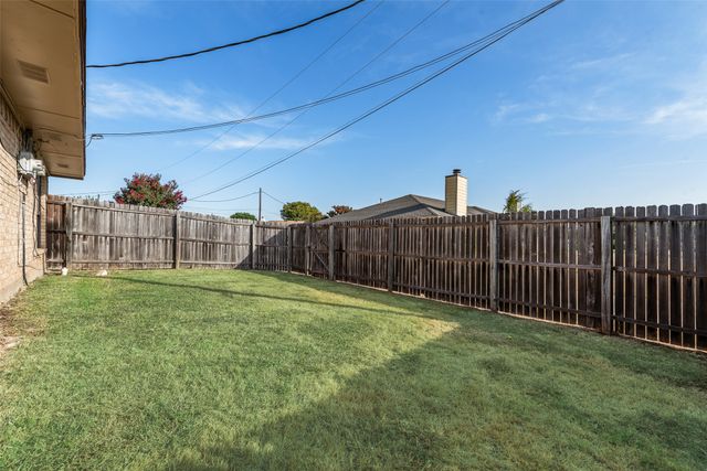 217 Silver Creek Drive, Duncanville, TX 75137