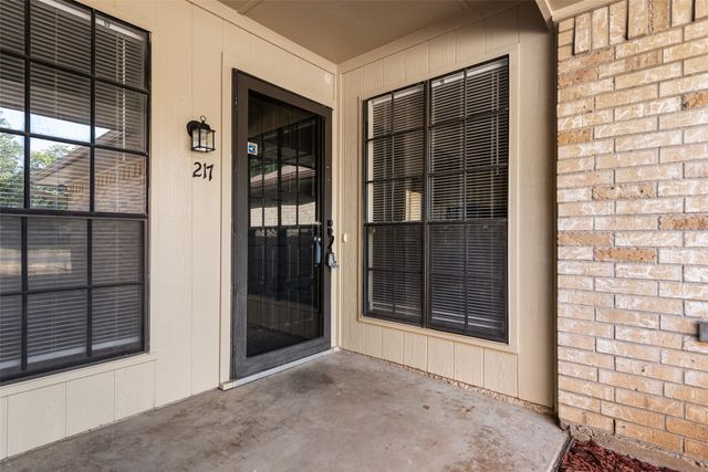217 Silver Creek Drive, Duncanville, TX 75137