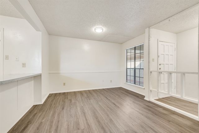 217 Silver Creek Drive, Duncanville, TX 75137