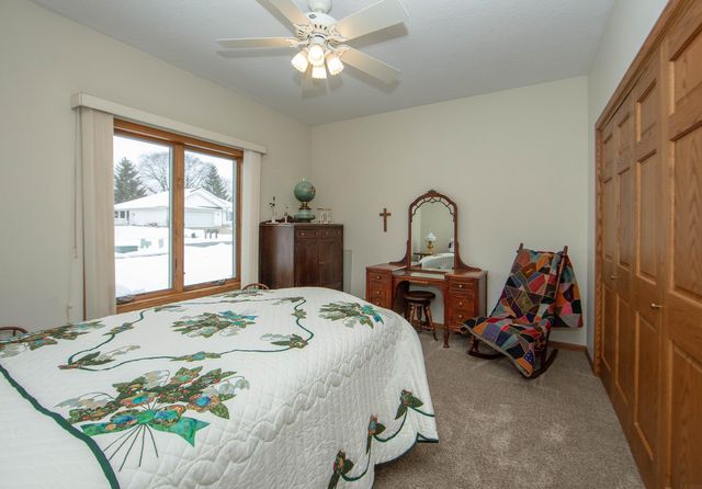 1211 Dalton Drive, Waverly, IA 50677