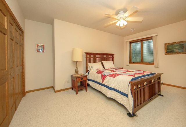 1211 Dalton Drive, Waverly, IA 50677