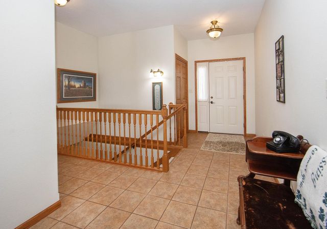 1211 Dalton Drive, Waverly, IA 50677