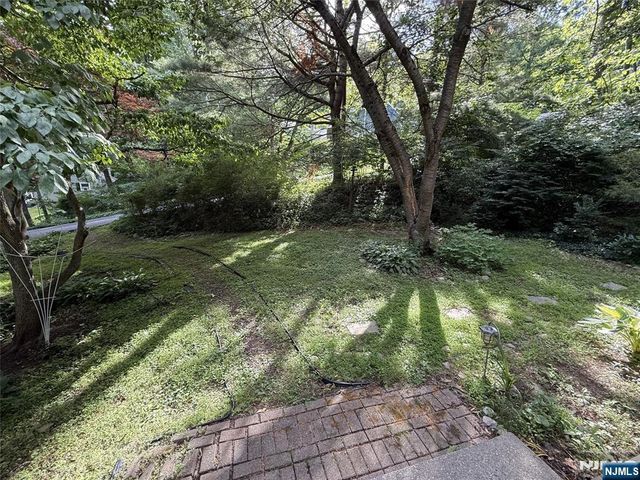 36 Lavina Trail, Jefferson Township, NJ 07438
