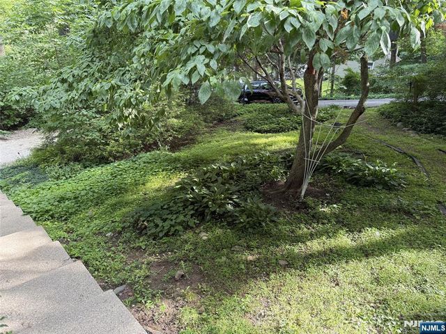 36 Lavina Trail, Jefferson Township, NJ 07438
