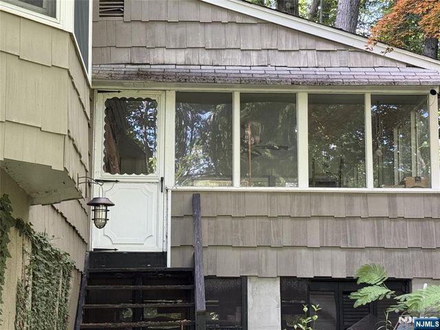 36 Lavina Trail, Jefferson Township, NJ 07438