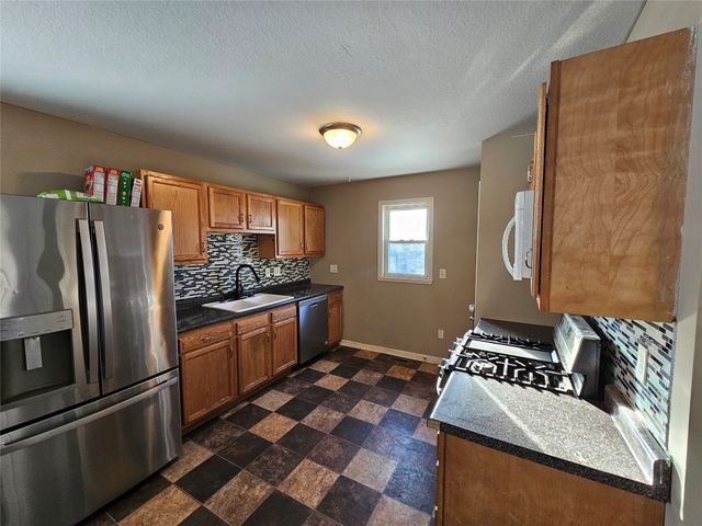 2311 Des Moines Street, Des Moines, IA 50317