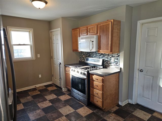 2311 Des Moines Street, Des Moines, IA 50317