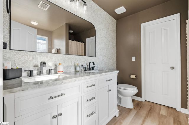 200 Odie Drive, Simpsonville, SC 29681