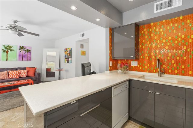 816 E Cottonwood Road 4, Palm Springs, CA 92262