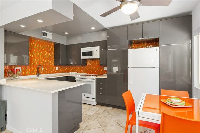 816 E Cottonwood Road 4, Palm Springs, CA 92262