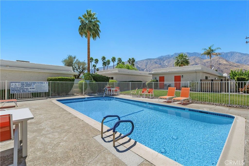816 E Cottonwood Road 4, Palm Springs, CA 92262