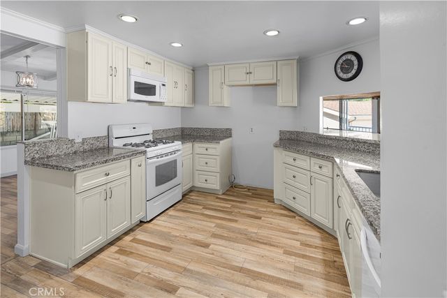 38200 Via Del Largo, Murrieta, CA 92563