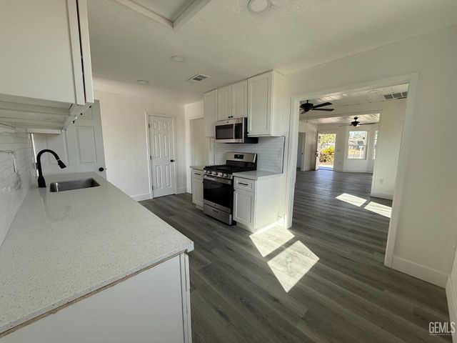 505 Jeffrey Street, Bakersfield, CA 93305