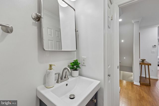 305 ASHBY ST, Alexandria, VA 22305
