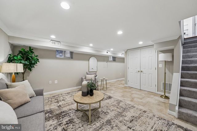 305 ASHBY ST, Alexandria, VA 22305