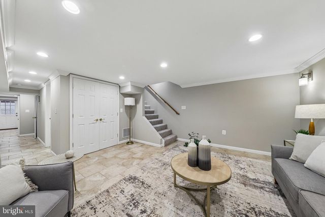 305 ASHBY ST, Alexandria, VA 22305
