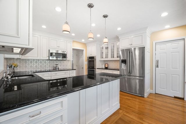 125 Oxbow Road, Needham, MA 02492