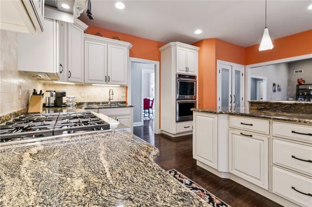 103 Waterside Dr, Chippewa Twp, PA 15010