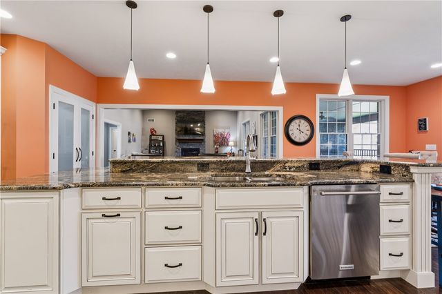103 Waterside Dr, Chippewa Twp, PA 15010