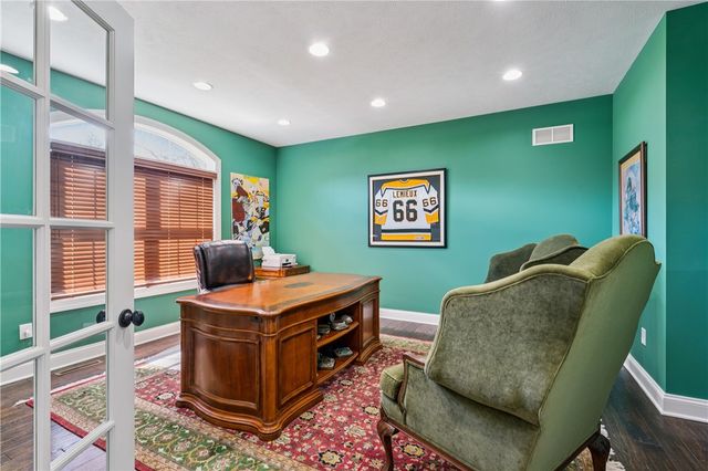 103 Waterside Dr, Chippewa Twp, PA 15010