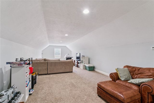 103 Waterside Dr, Chippewa Twp, PA 15010