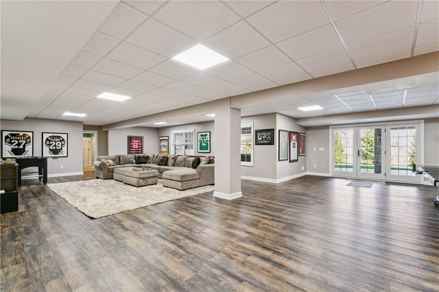 103 Waterside Dr, Chippewa Twp, PA 15010