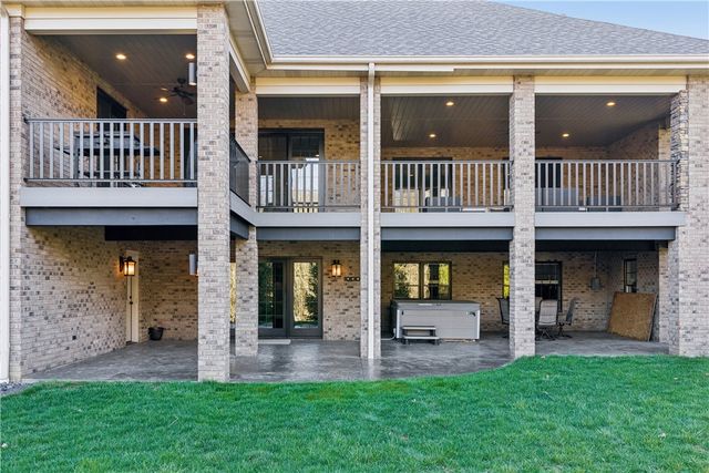 103 Waterside Dr, Chippewa Twp, PA 15010